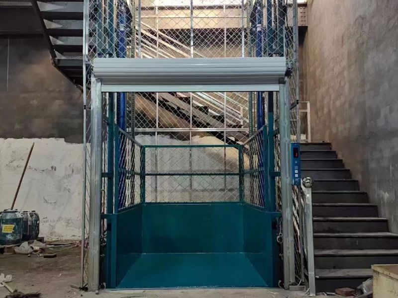 自動(dòng)卷簾門液壓貨梯